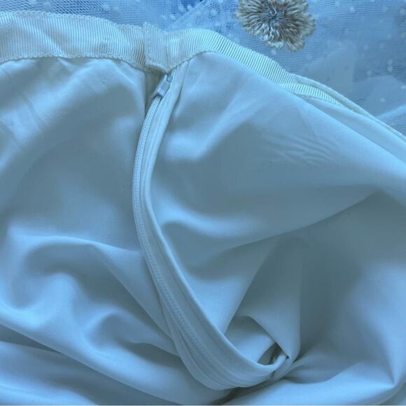 Interdee Paris Fashion Embroidered Floral Netting Skirt Size Small - Picture 10 of 14